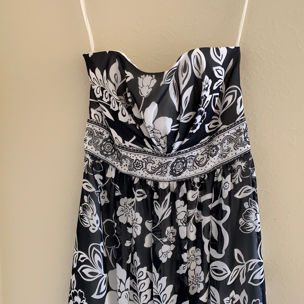 Beautiful WHBM Strapless Dress